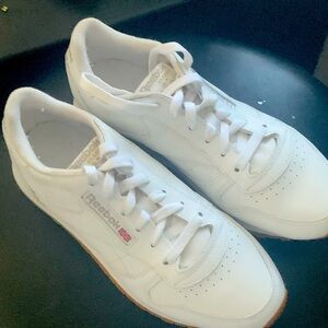 SOLD …Reebok White Leather Sneakers Minimalist Design